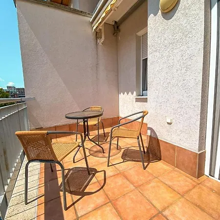 Aranypart16 Apartman By Bltn Apartment